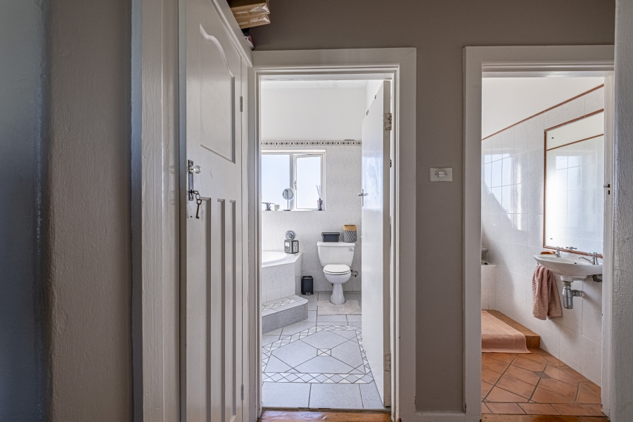 2 Bedroom Property for Sale in Summerstrand Eastern Cape